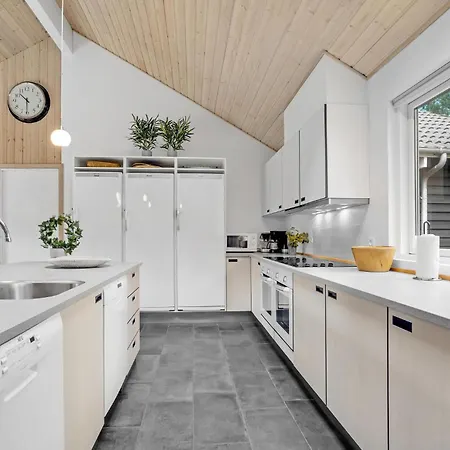 Feriehus Awesome In With Sauna Blåvand